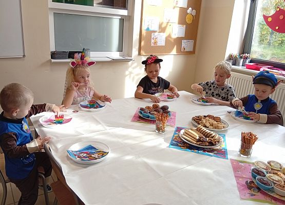 Grafika 23: DZIEŃ POSTACI Z BAJEK