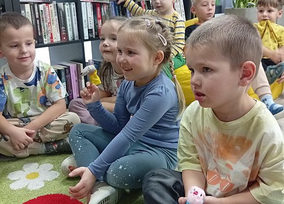 Grafika 4: WIZYTA W BIBLIOTECE