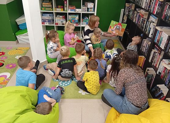 Grafika 7: WIZYTA W BIBLIOTECE