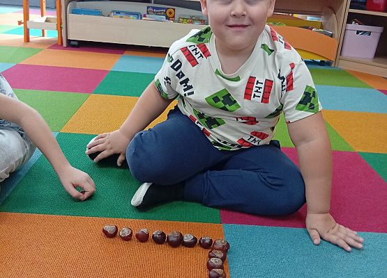 Grafika 7: KOLOROWA JESIEŃ