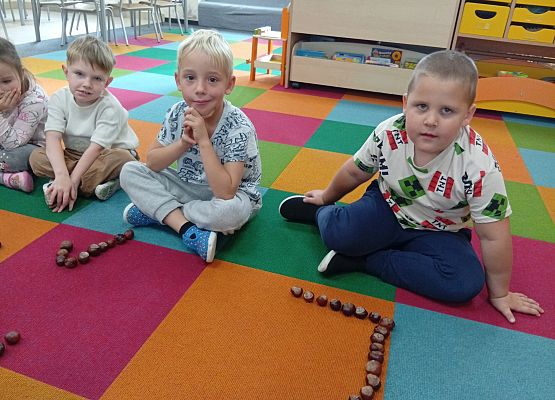 Grafika 8: KOLOROWA JESIEŃ