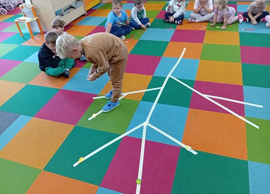 Grafika 19: Radosny czas w  przedszkolu