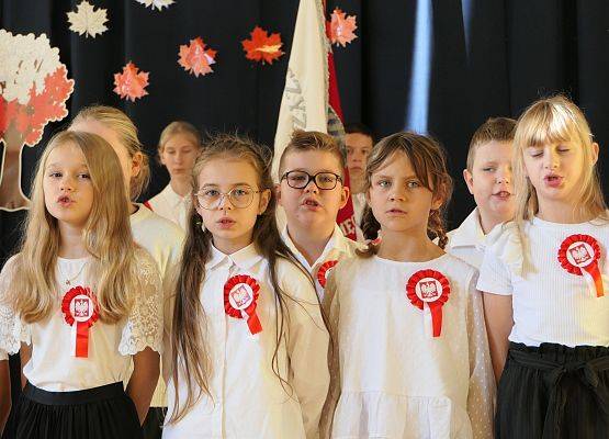 Grafika 8: Apel z okazji Święta Niepodległości