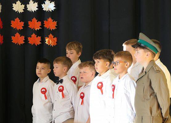 Grafika 9: Apel z okazji Święta Niepodległości