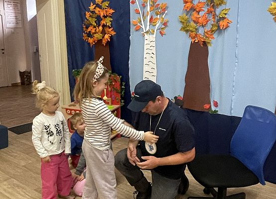 Grafika 4: WSPANIAŁY GOŚĆ