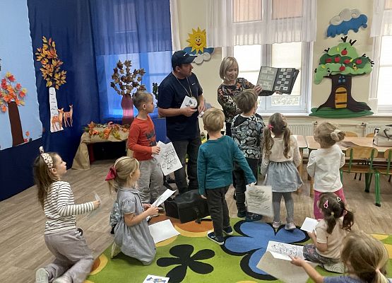 Grafika 14: WSPANIAŁY GOŚĆ