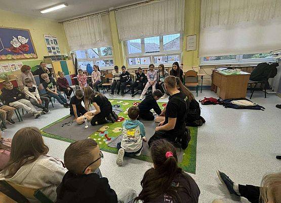 Grafika 8: Zajęcia z pierwszej pomocy dla klas 1–3