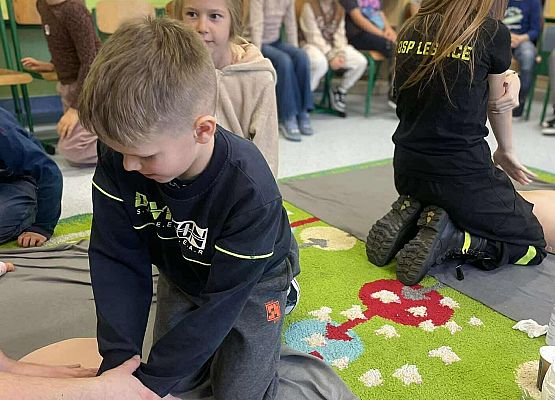 Grafika 3: Zajęcia z pierwszej pomocy dla klas 1–3