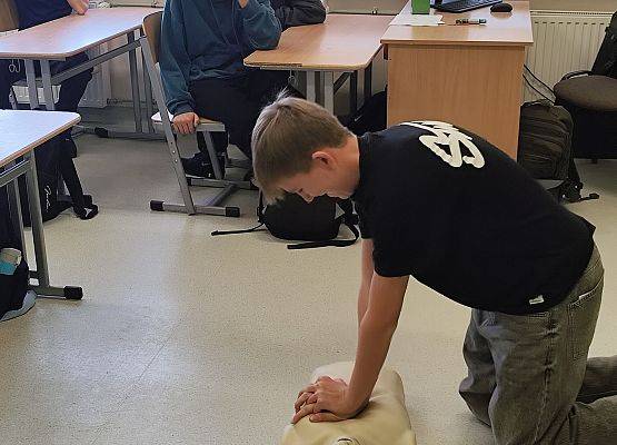 Grafika 9: Edukacja z wojskiem