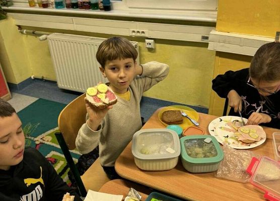 Grafika 3: Artystyczne kanapki