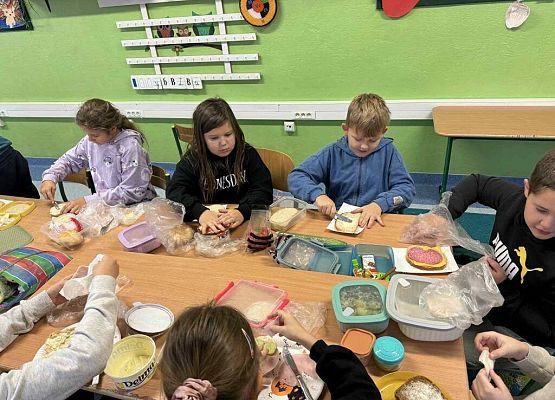 Grafika 7: Artystyczne kanapki