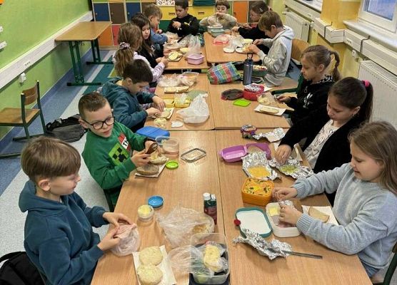 Grafika 1: Artystyczne kanapki