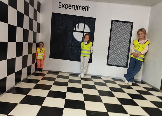 Grafika 2: Wycieczka do Centrum Nauki EXPERYMENT