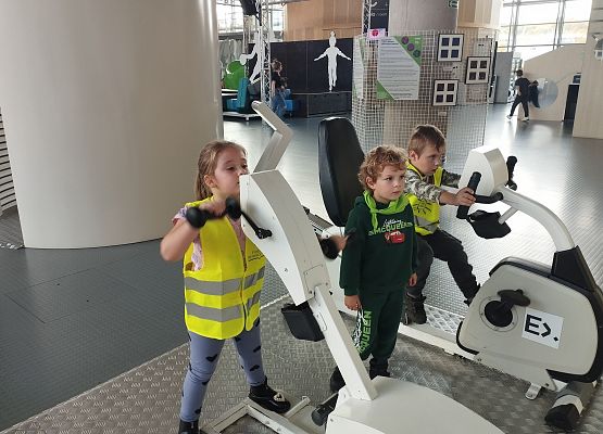 Grafika 26: Wycieczka do Centrum Nauki EXPERYMENT