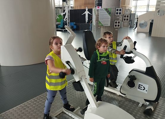 Grafika 27: Wycieczka do Centrum Nauki EXPERYMENT