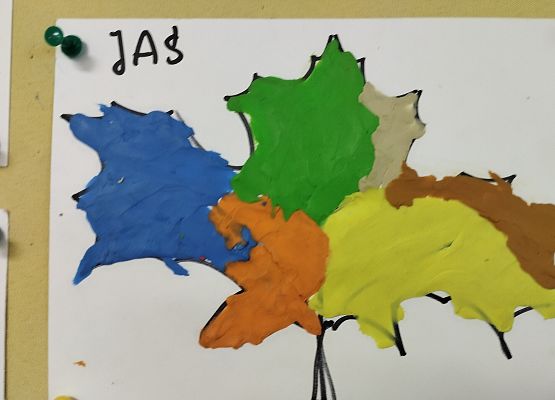 Grafika 9: Jesienne liście