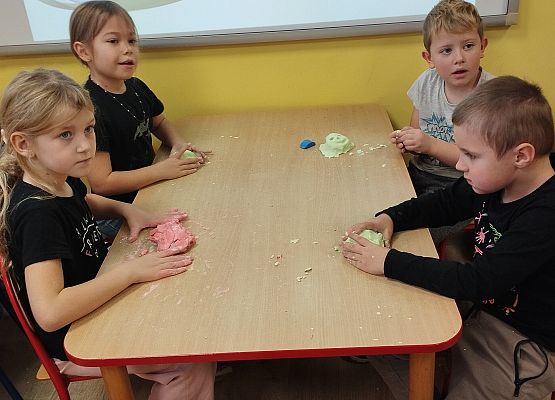 Grafika 1: Pachnąca ciastolina