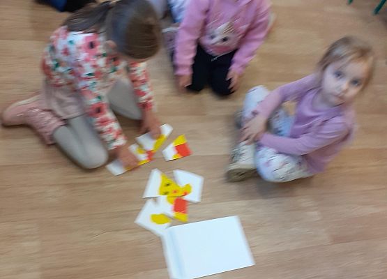 Grafika 8: Lekcja biblioteczna "Święto Misia"