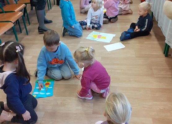 Grafika 11: Lekcja biblioteczna "Święto Misia"