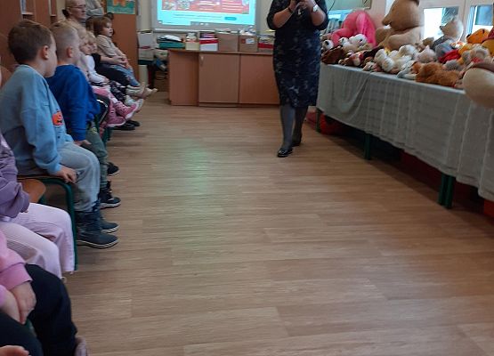 Grafika 16: Lekcja biblioteczna "Święto Misia"