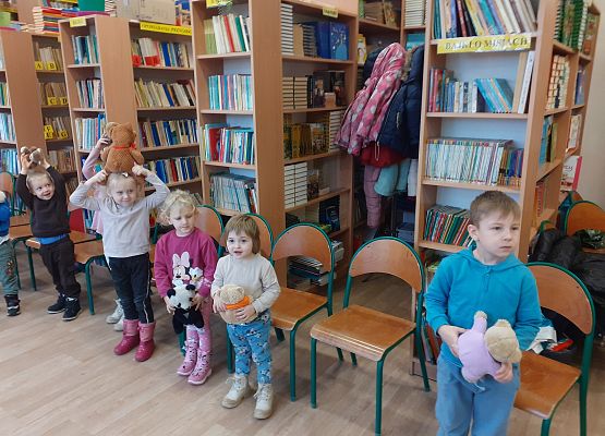 Grafika 19: Lekcja biblioteczna "Święto Misia"