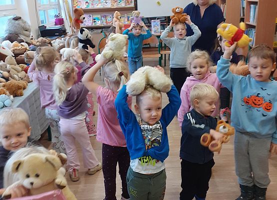 Grafika 22: Lekcja biblioteczna "Święto Misia"