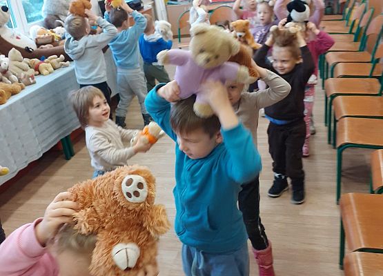 Grafika 23: Lekcja biblioteczna "Święto Misia"