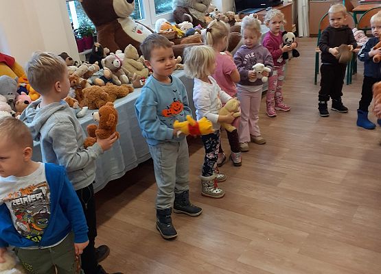 Grafika 24: Lekcja biblioteczna "Święto Misia"