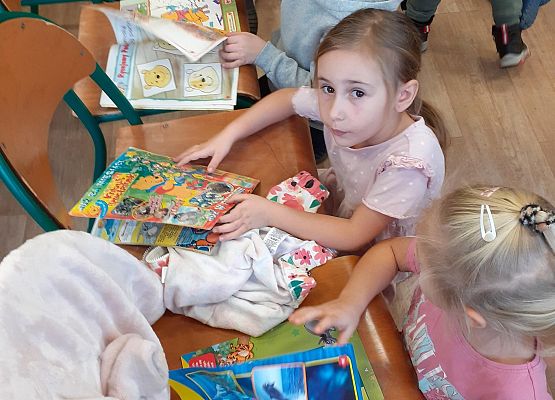 Grafika 25: Lekcja biblioteczna "Święto Misia"