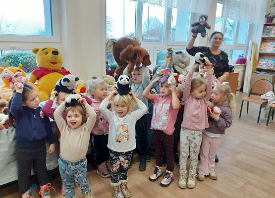 Grafika 30: Lekcja biblioteczna "Święto Misia"