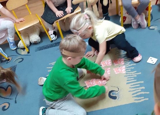 Grafika 32: Dzień Pluszowego Misia