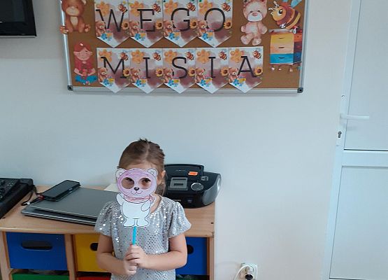 Grafika 77: Dzień Pluszowego Misia