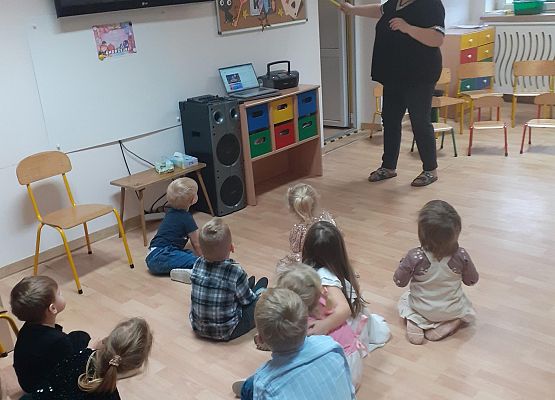 Grafika 8: Andrzejki..