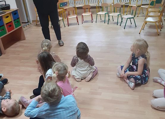 Grafika 9: Andrzejki..