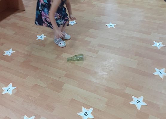 Grafika 32: Andrzejki..