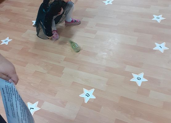 Grafika 33: Andrzejki..