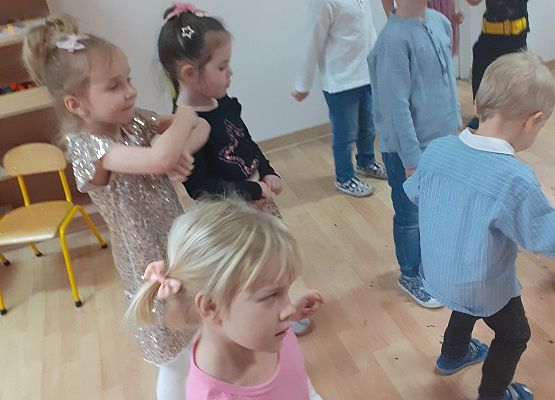 Grafika 41: Andrzejki..