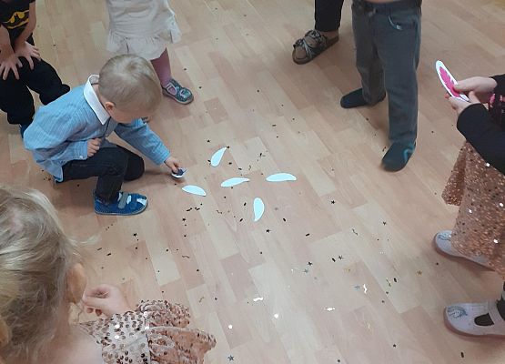 Grafika 86: Andrzejki..