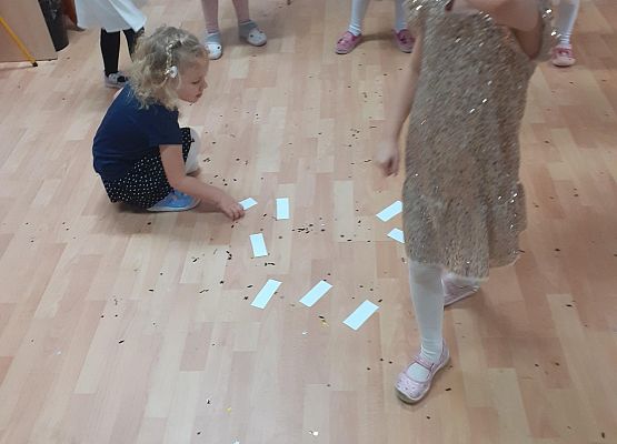 Grafika 95: Andrzejki..