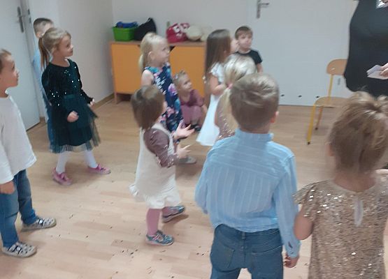 Grafika 102: Andrzejki..