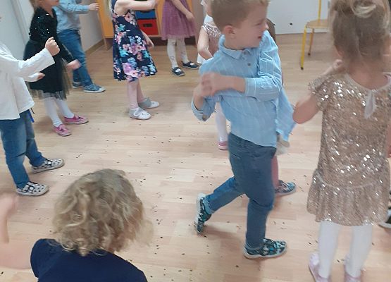 Grafika 103: Andrzejki..