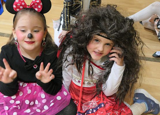 Dzień postaci z bajek - szkoła w Garczegorzu.