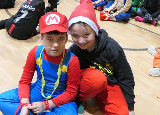 Dzień postaci z bajek - szkoła w Garczegorzu.