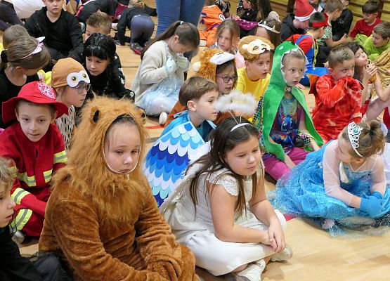 Dzień postaci z bajek - szkoła w Garczegorzu.