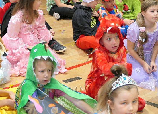 Dzień postaci z bajek - szkoła w Garczegorzu.