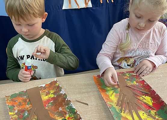 Grafika 9: PRACUSIE W AKCJI