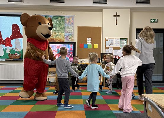 Grafika 13: DZIEŃ PLUSZOWEGO MISIA