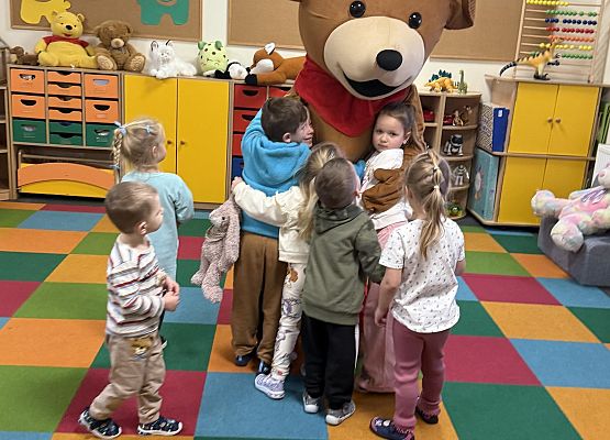 Grafika 32: DZIEŃ PLUSZOWEGO MISIA