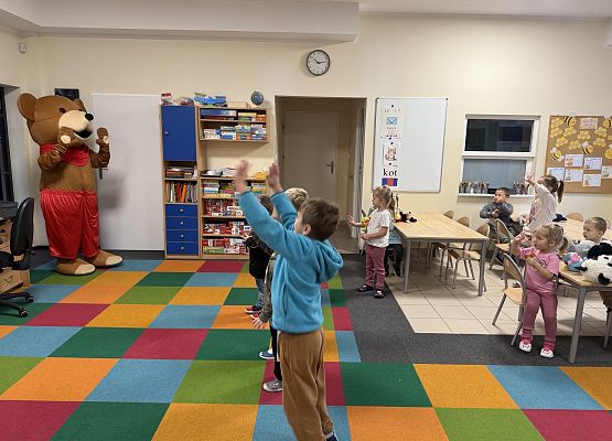 Grafika 33: DZIEŃ PLUSZOWEGO MISIA