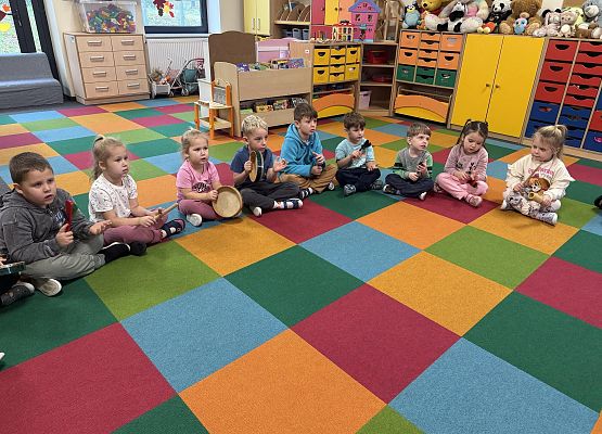 Grafika 50: DZIEŃ PLUSZOWEGO MISIA